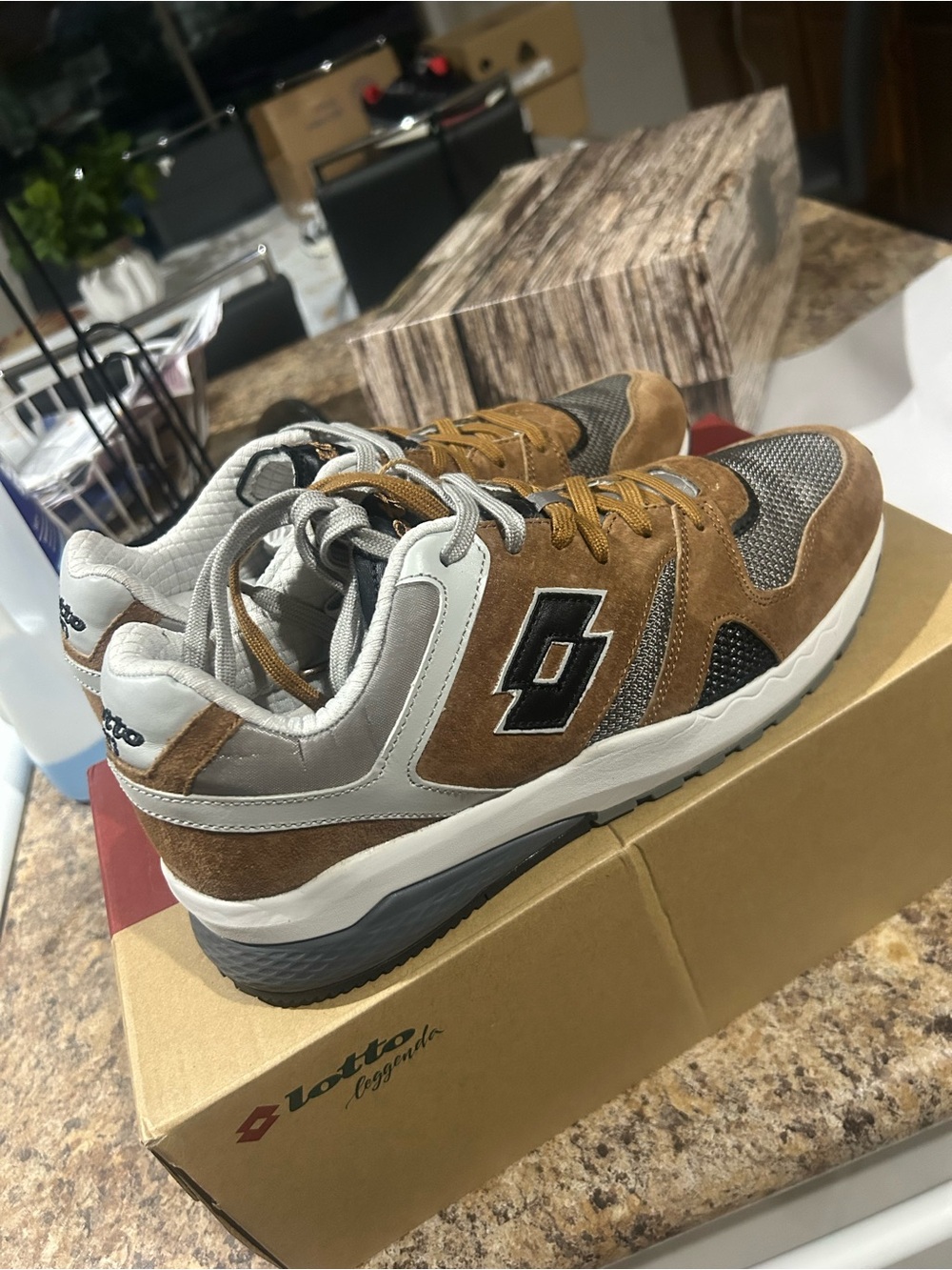 Lotto Leggenda Marathon sneakers da uomo T7388 marrone Men’s Sz 9.0 New With Box